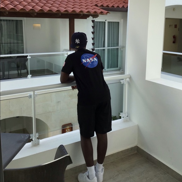 Meet your Posher, Sean - Picture 1 of 2